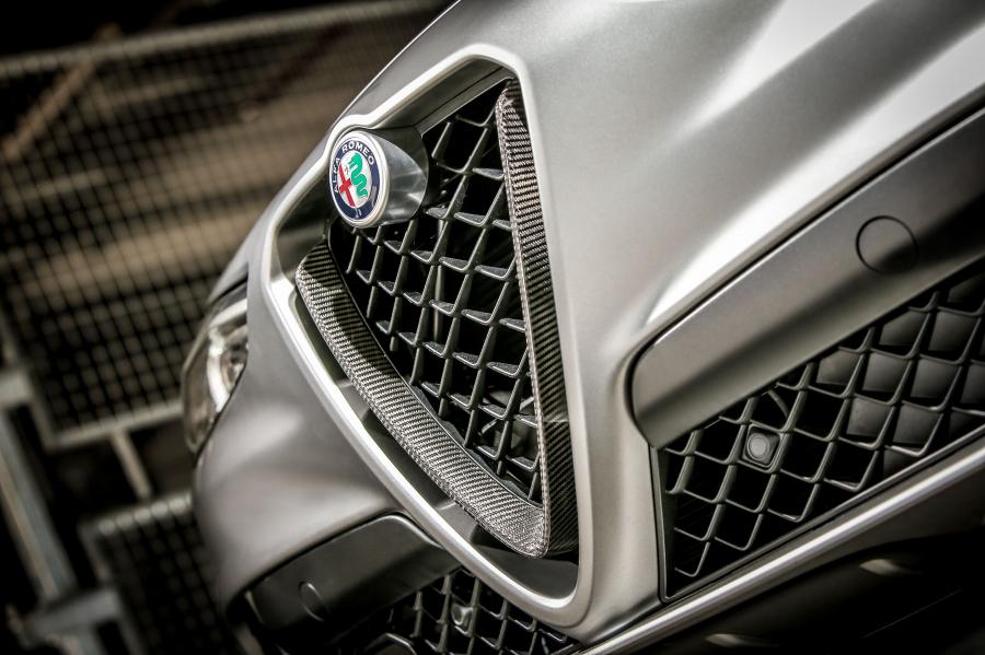 Детали экстерьера Alfa Romeo Stelvio Quadrifoglio NRING (949) 2018 года  (фото 9 из 21)